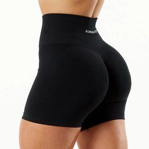 Alphalete Amplify Short 4.5" in black, BRAND NEW (with tags)